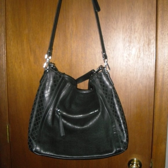 Urban Expressions Holland Hobo Large Chain perforated vegan leather purse black - Picture 7 of 11